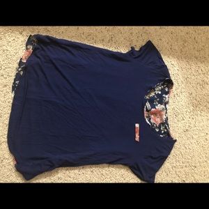 Short sleeve maternity top